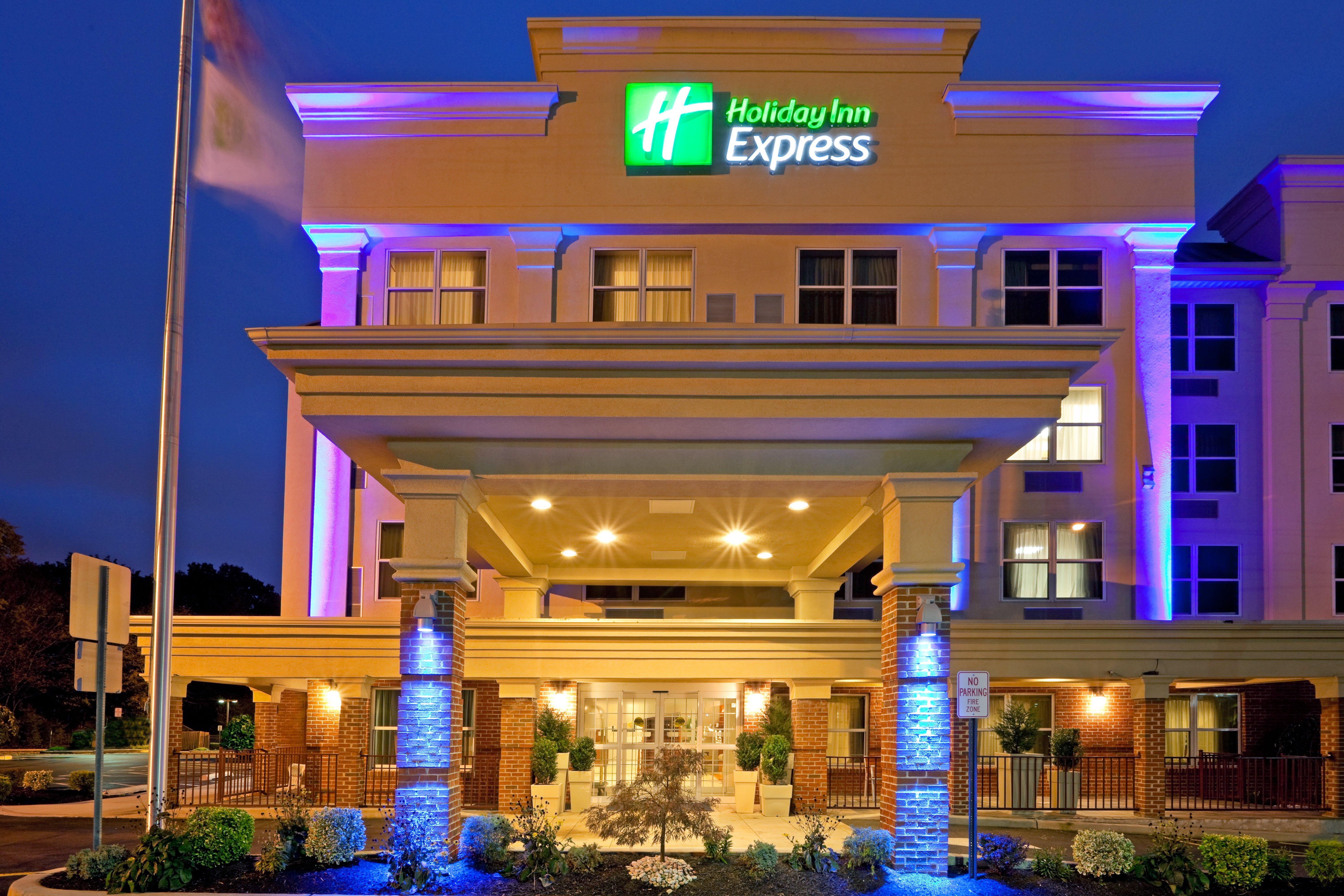 Holiday Inn Express Woodbridge, An Ihg Hotel Avenel Esterno foto